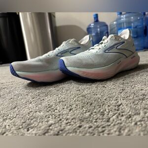 Women’s Brooks Glycerin 22